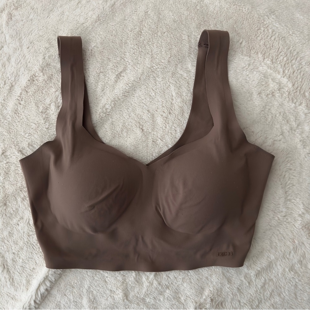 Skims Naked Plunge Tank Bra